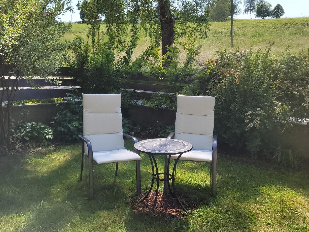 I24Rooms - Gaestezimmer Mit Eigenem Garten Legau Extérieur photo
